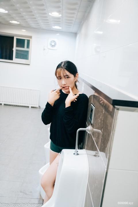  SonSon (손손) - Public Toilet - part 01